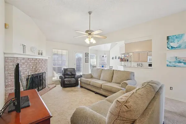 1427 Shadow Run, Weatherford, TX 76086