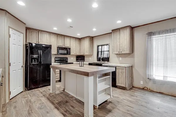 4712 County Road 913, Joshua, TX 76058