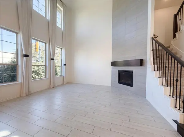 404 W 6th Street, Irving, TX 75060