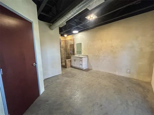 829 W Daggett Avenue #H, Fort Worth, TX 76104