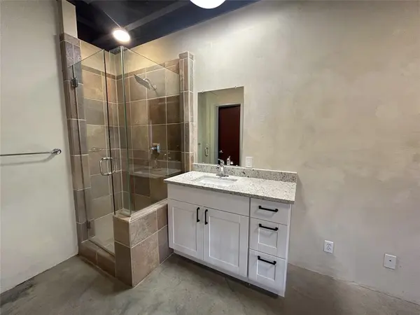 829 W Daggett Avenue #H, Fort Worth, TX 76104