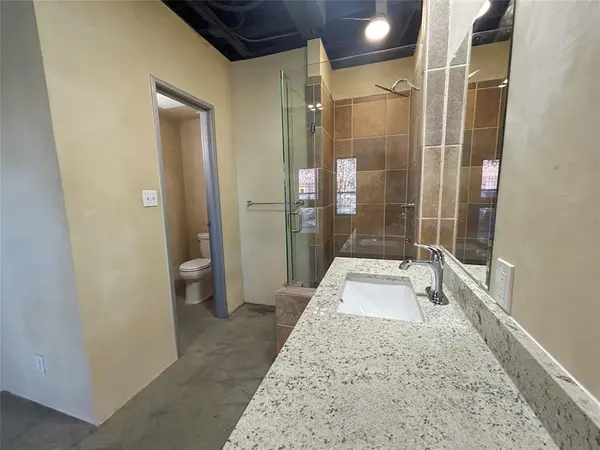 829 W Daggett Avenue #H, Fort Worth, TX 76104