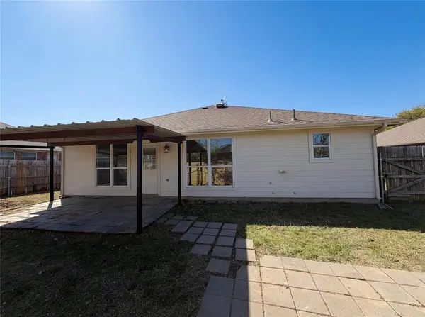 105 Kings Way Drive, Rhome, TX 76078