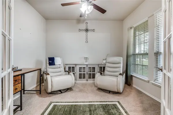 1924 Parkside Mews, Lancaster, TX 75146