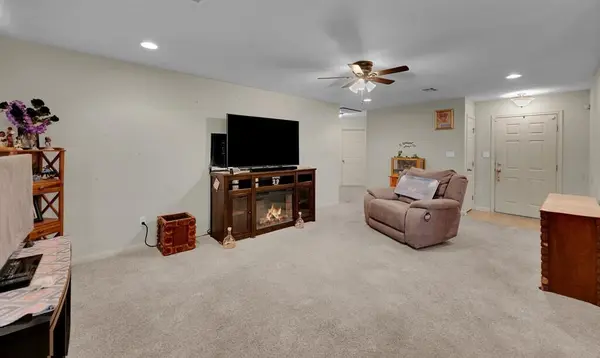 202 Wildcat Drive, Lacy Lakeview, TX 76705