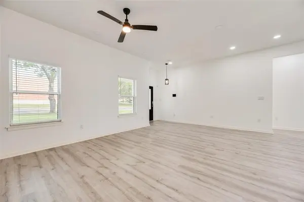 5928 Walraven Circle, Fort Worth, TX 76133