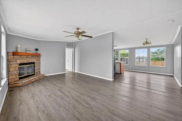 951 Lariat Lane, Mansfield, TX 76063