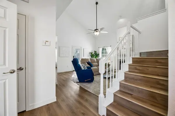 217 Cimarron Trail #5, Irving, TX 75063