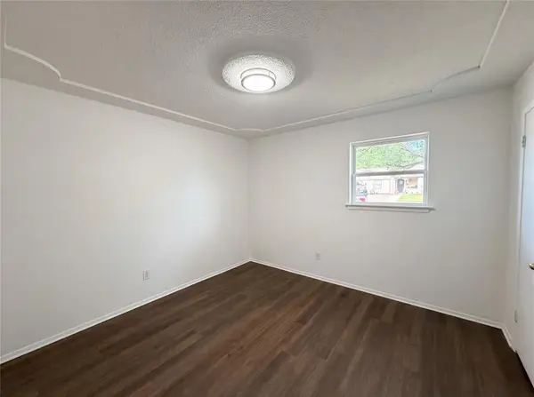 913 Jayellen Court, Burleson, TX 76028