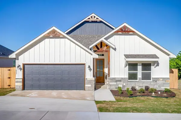 1022 Lake View Ridge, White Settlement, TX 76108