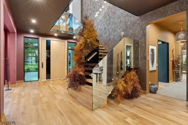 48 Pleasant Ave, Upper Saddle River Boro, NJ 07458