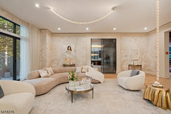 48 Pleasant Ave, Upper Saddle River Boro, NJ 07458