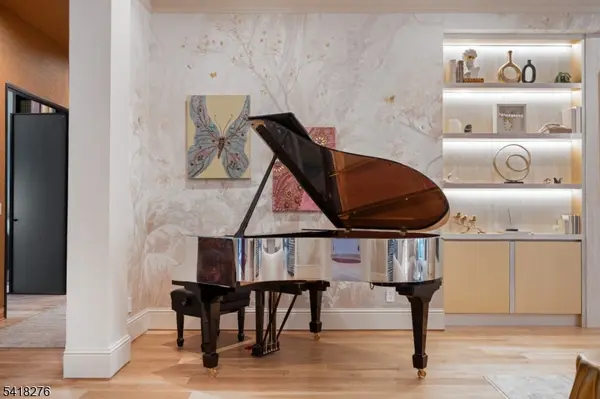 48 Pleasant Ave, Upper Saddle River Boro, NJ 07458