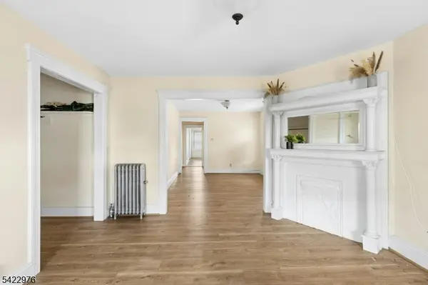 84 W Cherry St, Rahway City, NJ 07065