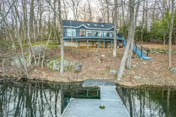 361 E Lakeshore Dr, Vernon Twp., NJ 07422