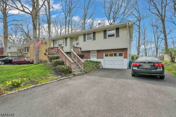 14 Woods Edge Rd, Byram Twp., NJ 07874