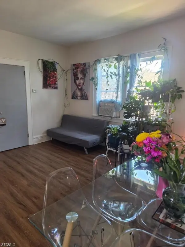 136 Hobson St, Newark City, NJ 07112