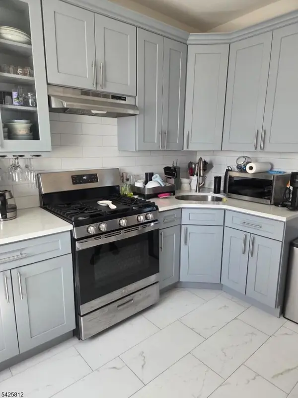 136 Hobson St, Newark City, NJ 07112