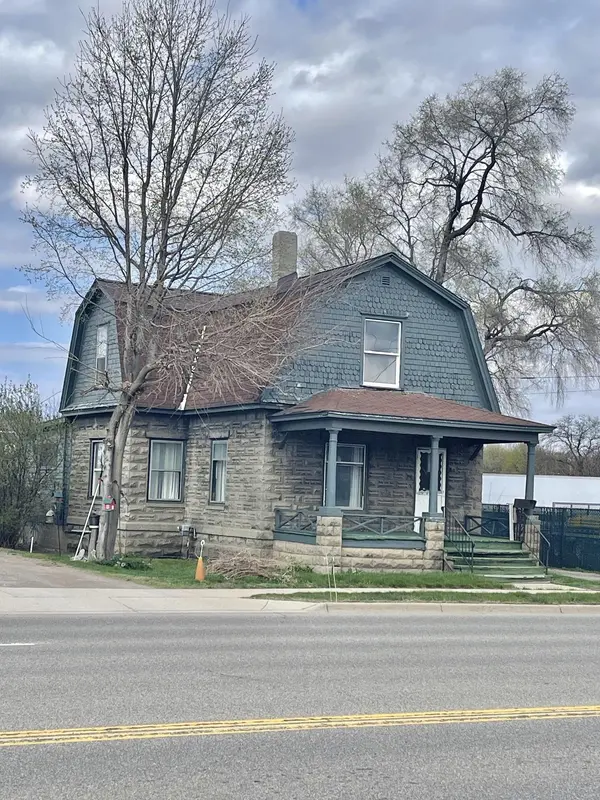 1106 W Main ST, Owosso, MI 48867