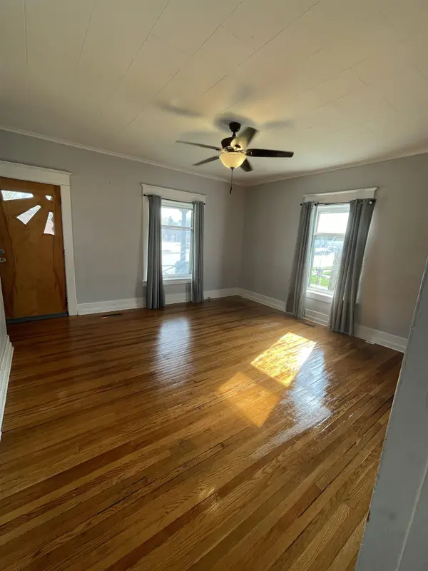 1106 W Main ST, Owosso, MI 48867