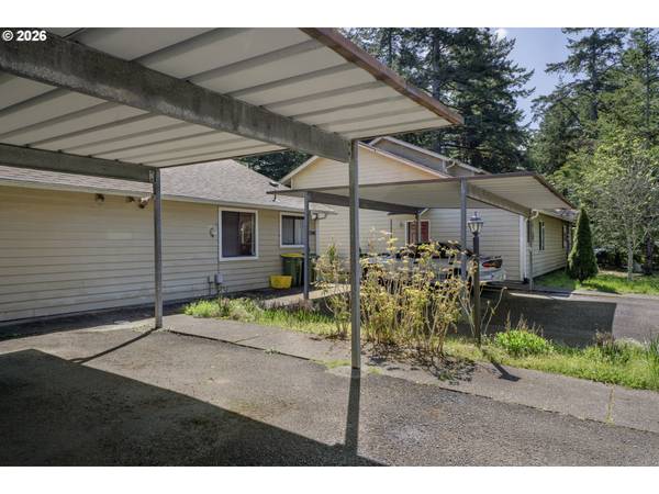 1320 SPRUCE ST, Florence, OR 97439
