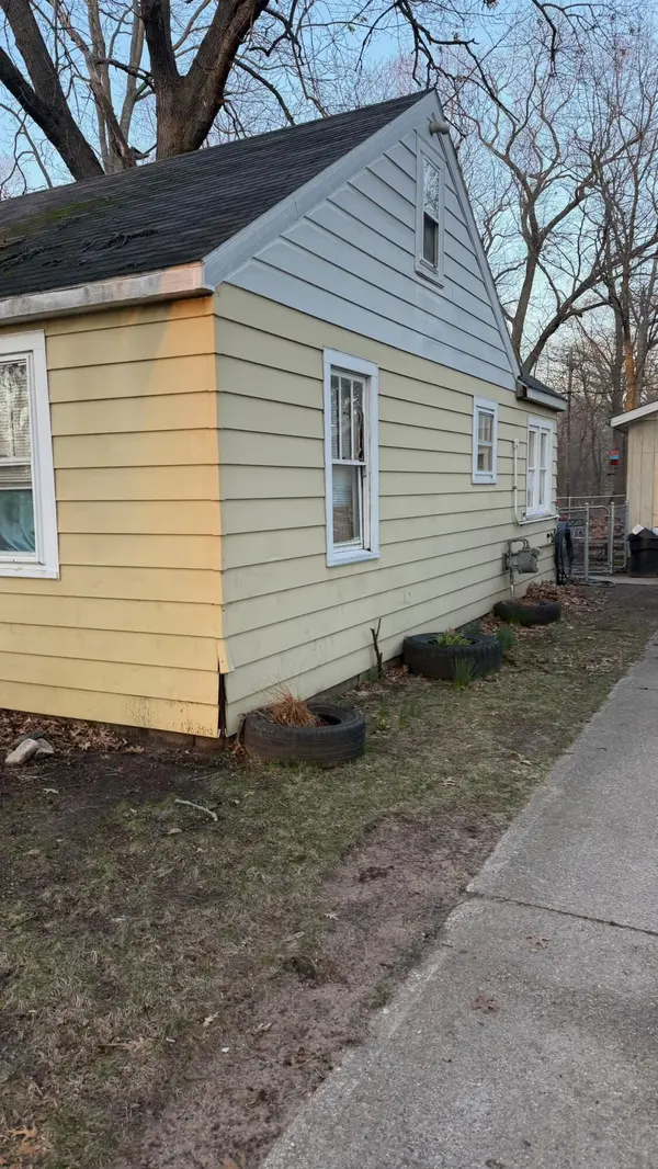 2970 Valley ST, Norton Shores City, MI 49444