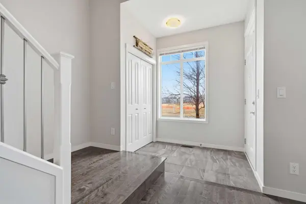 106 Nolan Hill DR NW, Calgary, AB T3R 0M9