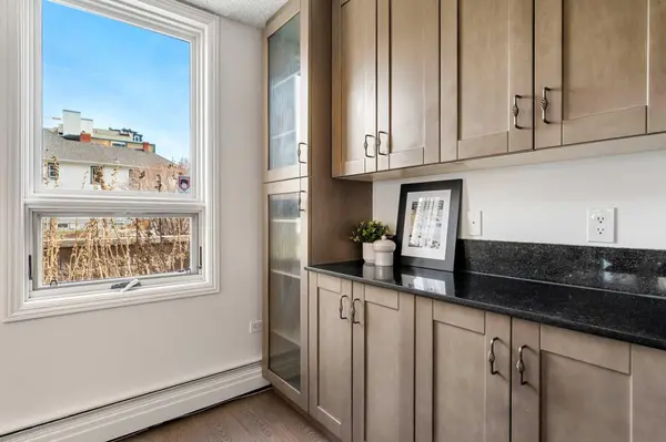 733 14 AVE SW #101, Calgary, AB T2R 0N3