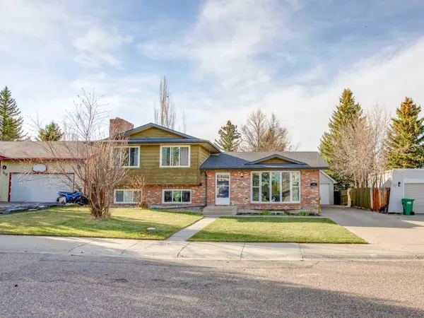 114 Laval CT W, Lethbridge, AB T1K 4G3