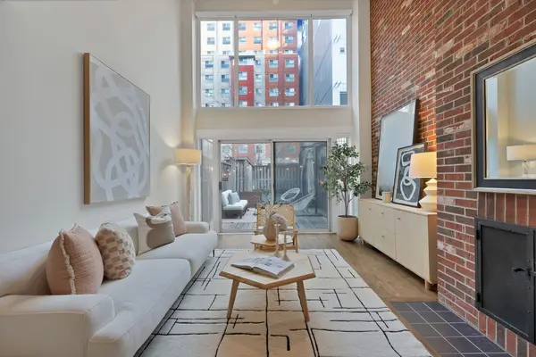 65 Mcgill ST, Toronto C08, ON M5B 1H3