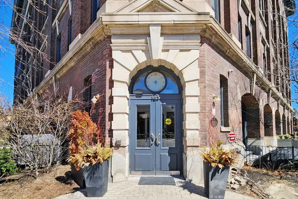 183 Dovercourt RD #504, Toronto C01, ON M6J 3C7