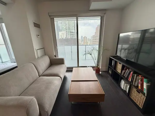 1080 Bay ST #1801, Toronto C01, ON M5S 0A5