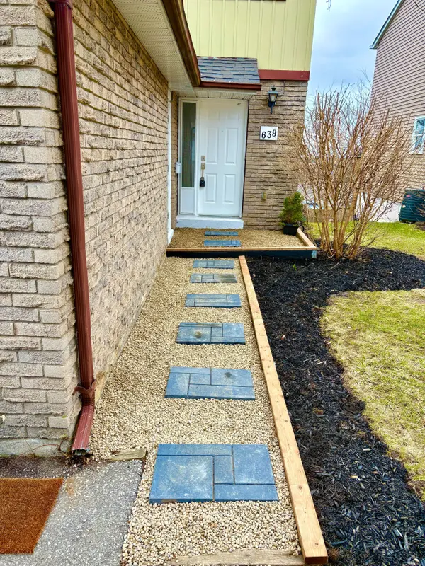 639 Down CRES, Oshawa, ON L1H 7X9