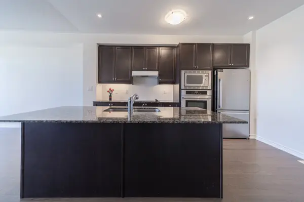 1195 Rexton DR, Oshawa, ON L1H 0H3