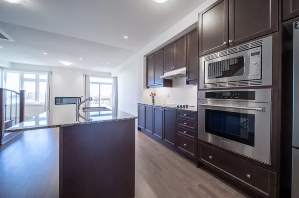 1195 Rexton DR, Oshawa, ON L1H 0H3