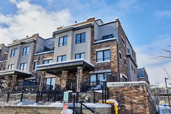 70 Baynes WAY #8, Bradford West Gwillimbury, ON L3Z 4M3