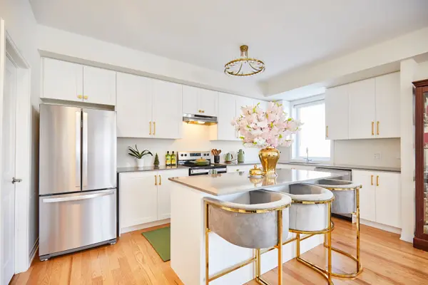 70 Baynes WAY #8, Bradford West Gwillimbury, ON L3Z 4M3