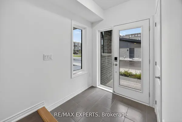 6 Wyn Wood LN, Orillia, ON L3V 8P6