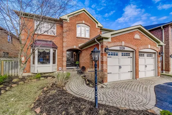 2139 Brays LN, Oakville, ON L6M 2T2