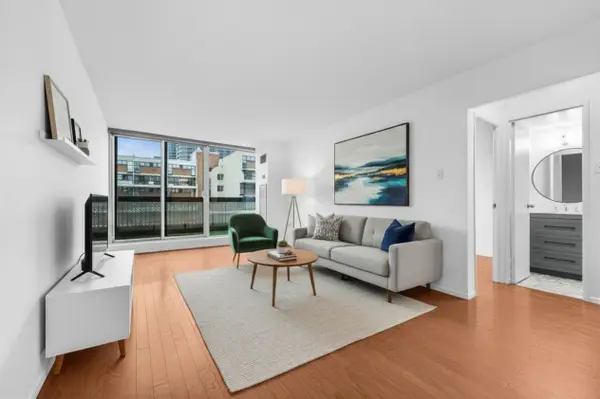 364 The East Mall N/A #221B, Toronto W08, ON M9B 6C5