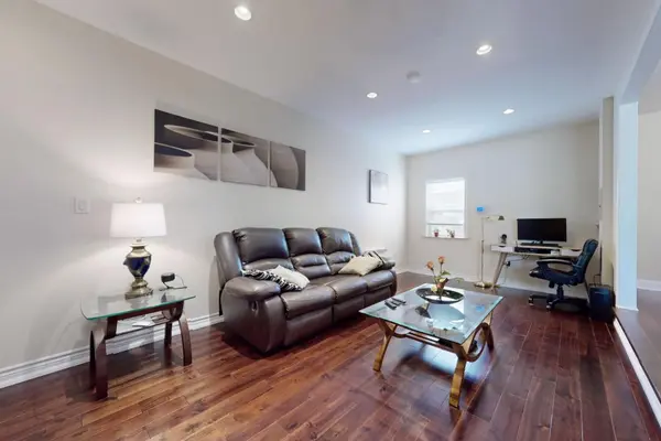 2603 Bromsgrove RD, Mississauga, ON L5J 1M1