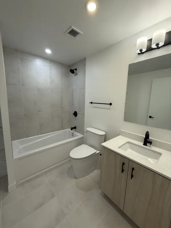 4878 Powers Common #229, Burlington, ON L7M 2B4