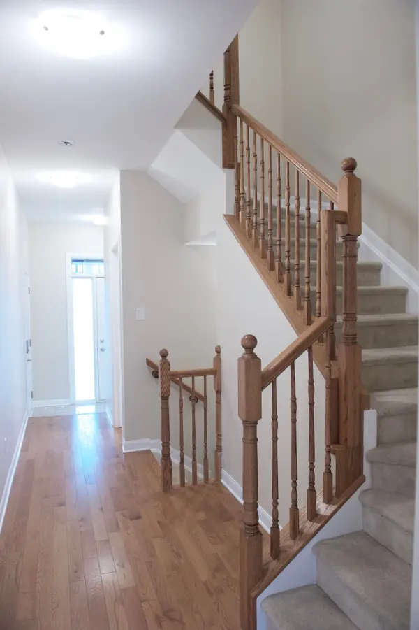 222 Geyser PL, Barrhaven, ON K2J 6P1