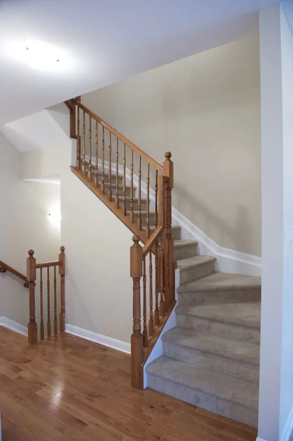 222 Geyser PL, Barrhaven, ON K2J 6P1