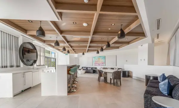 600 North Service RD #510, Hamilton, ON L8E 5A7