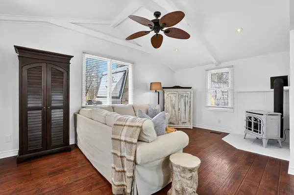 372 Buffalo RD, Fort Erie, ON L2A 5G4