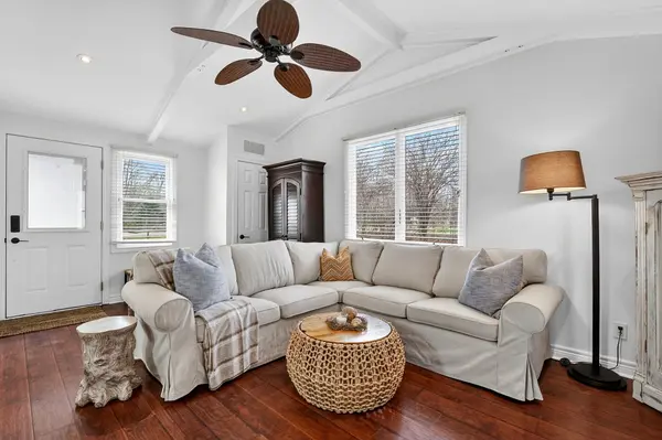 372 Buffalo RD, Fort Erie, ON L2A 5G4