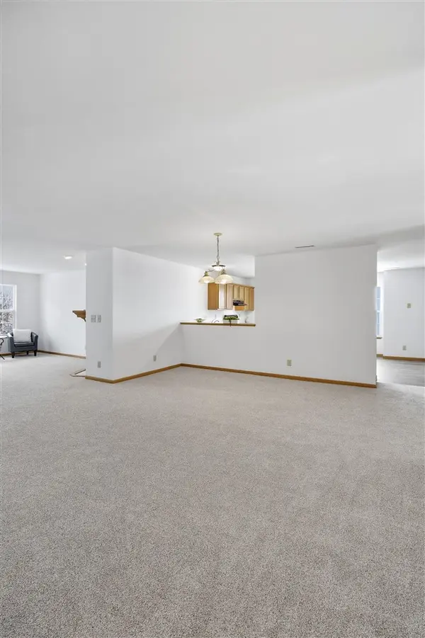 1224 Litchfield Dr #B, Hiawatha, IA 52233