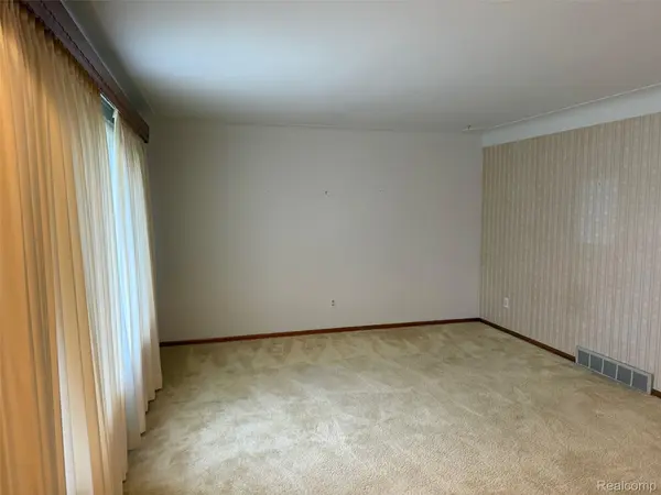 37572 Via Rosalie ST, Clinton Charter Township, MI 48036