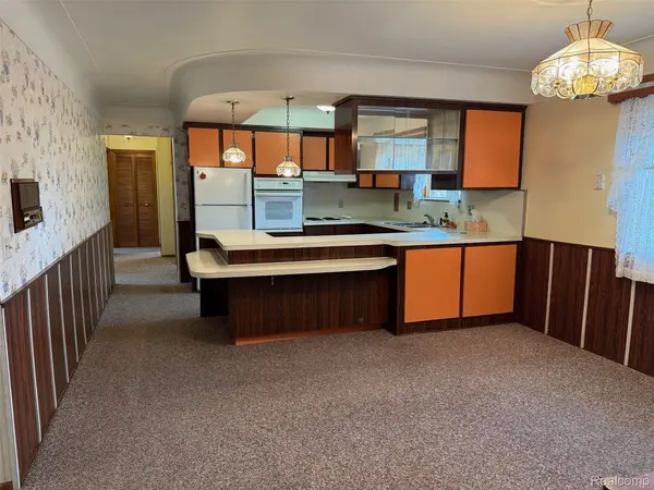 37572 Via Rosalie ST, Clinton Charter Township, MI 48036